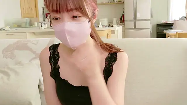Snapshot of SUZU_1201 chatting on 09/10/25, 12:42 SUZU 1201 online show from 09/10/25, 12:42