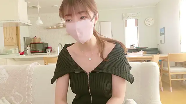 Snapshot of SUZU_1201 chatting on 10/07/25, 12:22 SUZU 1201 online show from 10/07/25, 12:22