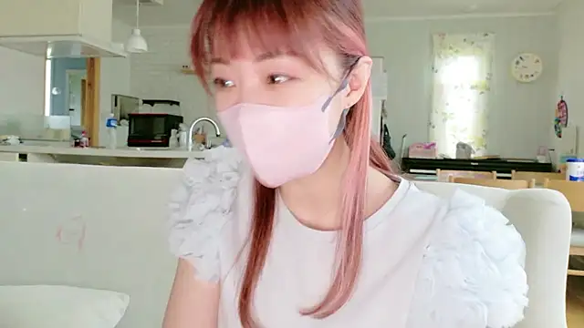 Snapshot of SUZU_1201 chatting on 06/30/26, 12:43 SUZU 1201 online show from 06/30/26, 12:43