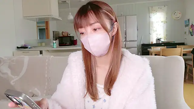 Snapshot of SUZU_1201 chatting on 10/20/25, 12:02 SUZU 1201 online show from 10/20/25, 12:02