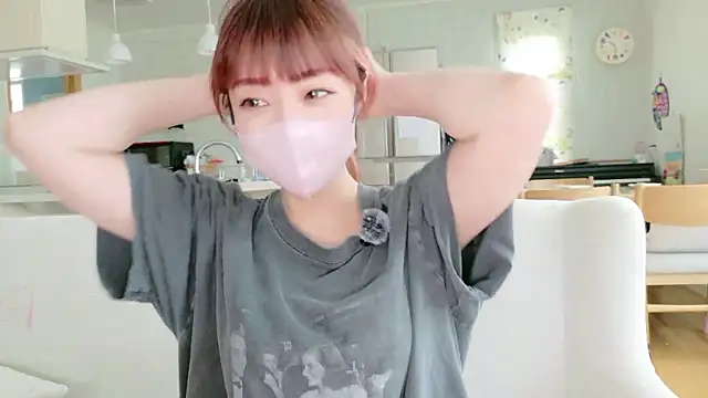 Snapshot of SUZU_1201 chatting on 07/12/26, 01:28 SUZU 1201 online show from 07/12/26, 01:28
