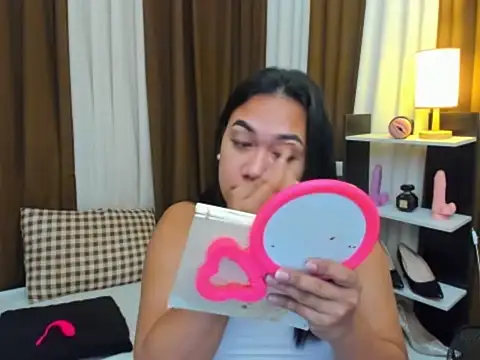 TsUncutKaren online show from 10/25/25, 08:31