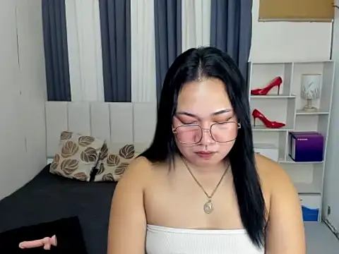 Snapshot of TsUncutKaren chatting on 01/14/26, 06:06 TsUncutKaren online show from 01/14/26, 06:06