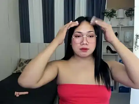 Snapshot of TsUncutKaren chatting on 02/08/26, 06:00 TsUncutKaren online show from 02/08/26, 06:00