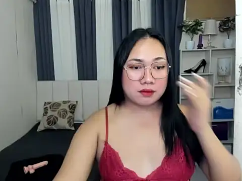 Snapshot of TsUncutKaren chatting on 02/11/26, 05:40 TsUncutKaren online show from 02/11/26, 05:40