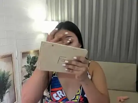 Snapshot of TsUncutKaren chatting on 02/05/26, 06:09 TsUncutKaren online show from 02/05/26, 06:09