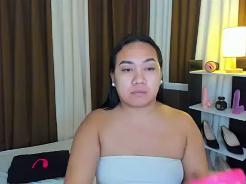 TsUncutKaren online show from 10/27/25, 08:54