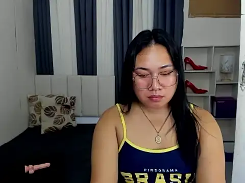 Snapshot of TsUncutKaren chatting on 01/13/26, 05:33 TsUncutKaren online show from 01/13/26, 05:33