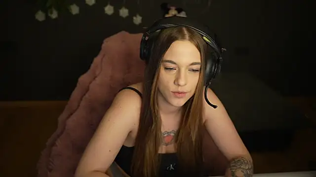 Luna Lynn online show from 01/06/26, 09:30