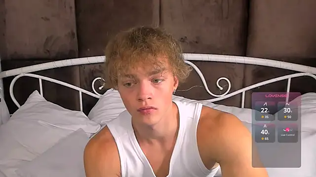 ChaseMuscular online show from 10/19/25, 03:37