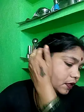 Priya tyagi online show from 10/17/25, 08:10