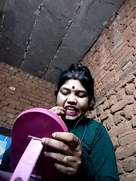 Priya tyagi online show from 09/28/25, 08:27