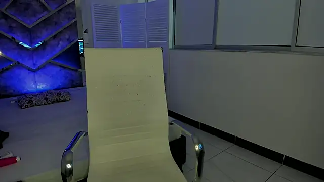 Snapshot of Eryx_Eriscor chatting on 10/07/25, 01:45 Eryx Eriscor online show from 10/07/25, 01:45