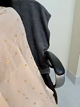 ariya-03 online show from 11/03/25, 04:50