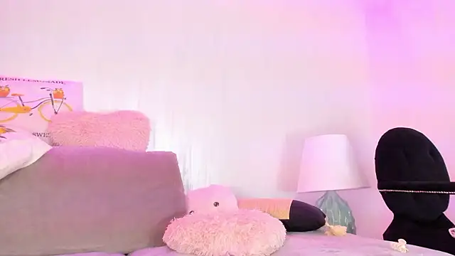 Snapshot of RileyNox chatting on 03/20/26, 05:19 RileyNox online show from 03/20/26, 05:19