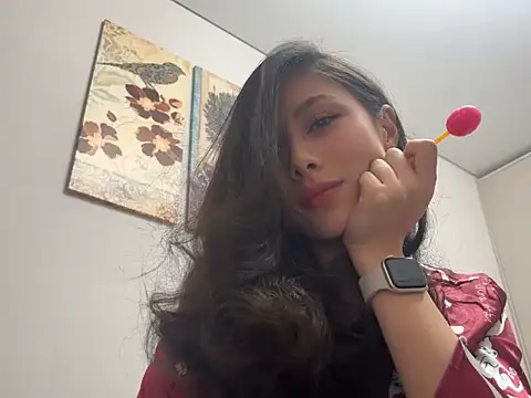 Snapshot of Lunavyn chatting on 10/16/25, 09:39 Lunavyn online show from 10/16/25, 09:39