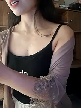 Snapshot of LazdyLy chatting on 10/22/25, 01:43 LazdyLy online show from 10/22/25, 01:43