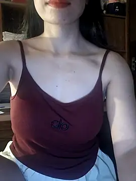 Snapshot of LazdyLy chatting on 10/17/25, 04:09 LazdyLy online show from 10/17/25, 04:09