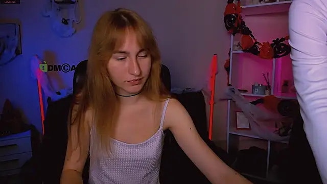 gloria bubble online show from 10/28/25, 10:03