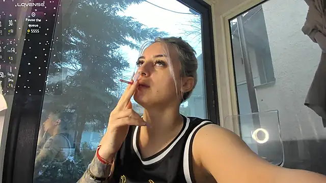 Ella Vee online show from 02/28/26, 06:02