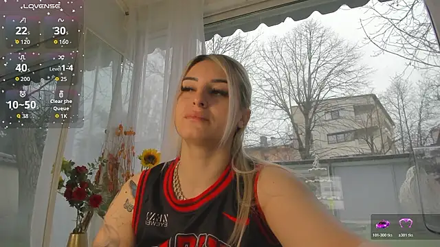 Snapshot of Ella_Vee chatting on 03/23/26, 05:29 Ella Vee online show from 03/23/26, 05:29