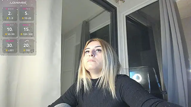 Ella Vee online show from 11/13/25, 04:05