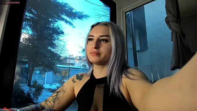 Ella Vee online show from 02/25/26, 05:18