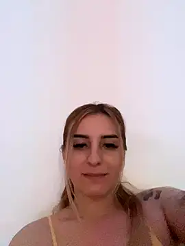 Ella Vee online show from 11/11/25, 03:51