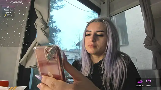 Ella Vee online show from 02/15/26, 06:25