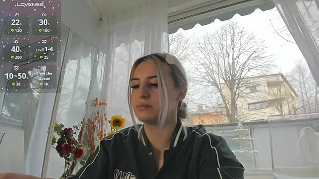 Snapshot of Ella_Vee chatting on 03/20/26, 06:14 Ella Vee online show from 03/20/26, 06:14