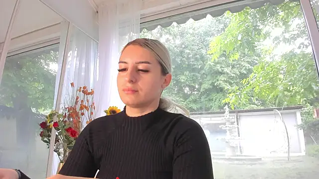 Snapshot of Ella_Vee chatting on 05/22/26, 05:38 Ella Vee online show from 05/22/26, 05:38