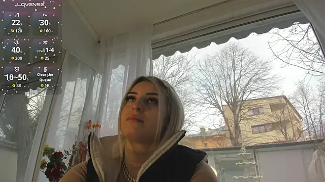 Snapshot of Ella_Vee chatting on 03/25/26, 05:40 Ella Vee online show from 03/25/26, 05:40