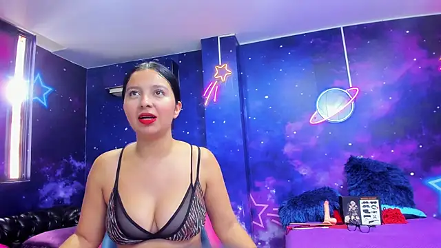 Snapshot of Thalia_Cortea chatting on 10/14/25, 03:01 Thalia Cortea online show from 10/14/25, 03:01