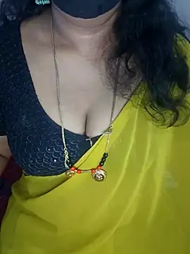 Snapshot of luci-queen chatting on 05/24/26, 06:08 luci-queen online show from 05/24/26, 06:08