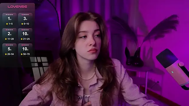 Snapshot of AstraMist chatting on 09/30/25, 01:50 AstraMist online show from 09/30/25, 01:50