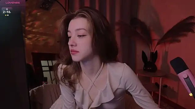 Snapshot of AstraMist chatting on 10/15/25, 01:19 AstraMist online show from 10/15/25, 01:19