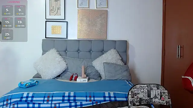  naomi s online show from 10/21/25, 01:43