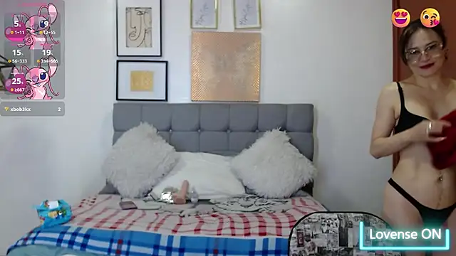  naomi s online show from 11/13/25, 03:49