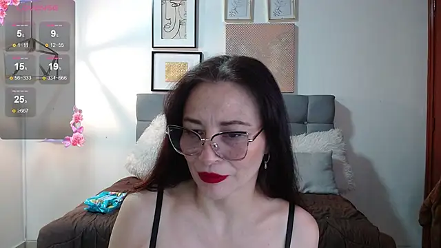 Snapshot of _naomi_s chatting on 05/21/26, 01:30 naomi s online show from 05/21/26, 01:30