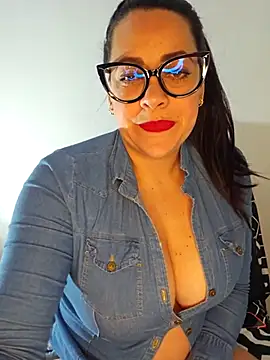 Nicoleefaith  online show from 11/07/25, 12:15