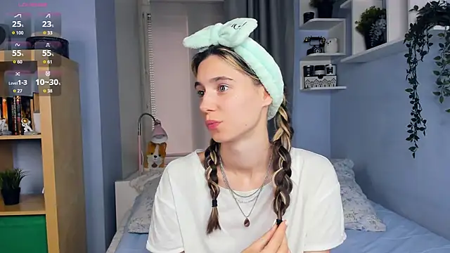 Snapshot of AntonettaTarring chatting on 09/27/25, 07:36 AntonettaTarring online show from 09/27/25, 07:36