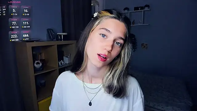 Snapshot of AntonettaTarring chatting on 09/16/25, 07:20 AntonettaTarring online show from 09/16/25, 07:20