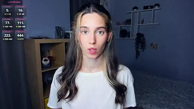 Snapshot of AntonettaTarring chatting on 09/19/25, 07:23 AntonettaTarring online show from 09/19/25, 07:23