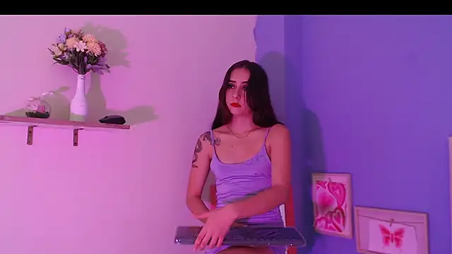 Snapshot of sharlot24 chatting on 09/09/25, 03:38 sharlot24 online show from 09/09/25, 03:38