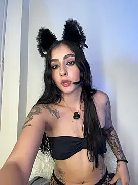 sharlot24 online show from 04/05/26, 05:25