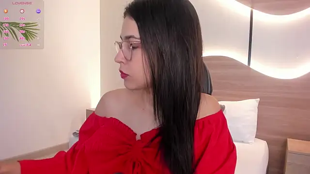 Snapshot of desireee_ chatting on 10/24/25, 01:32 desireee online show from 10/24/25, 01:32