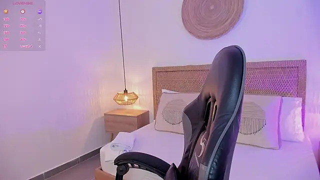 desireee  online show from 03/31/26, 12:18