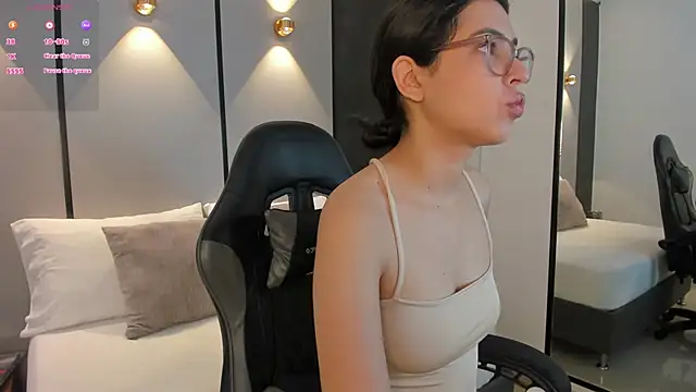 desireee  online show from 02/16/26, 12:37