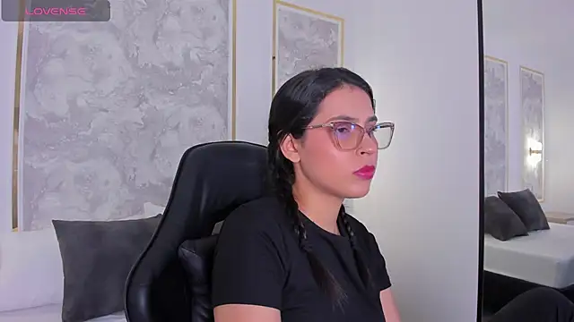 desireee  online show from 12/22/25, 05:35