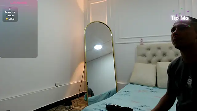 charlotte dante212 online show from 11/17/25, 03:43